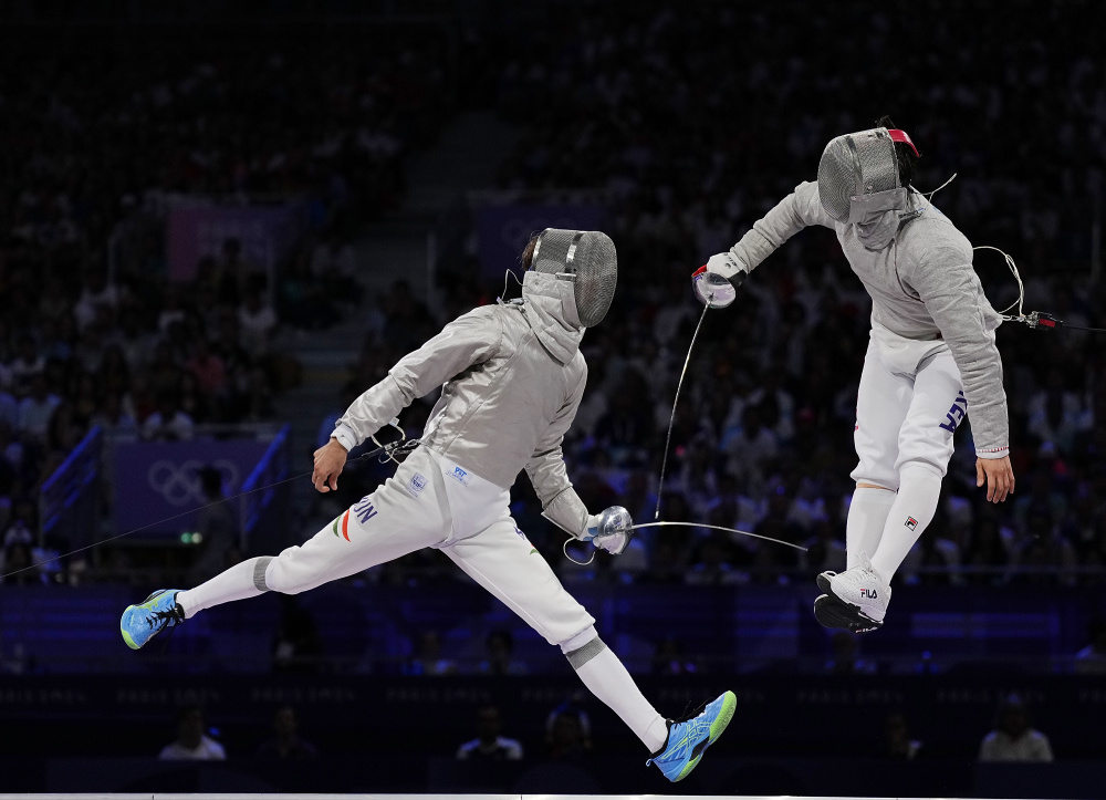 熊猫体育中国App-瑞士选手在击剑项目中逆袭获胜