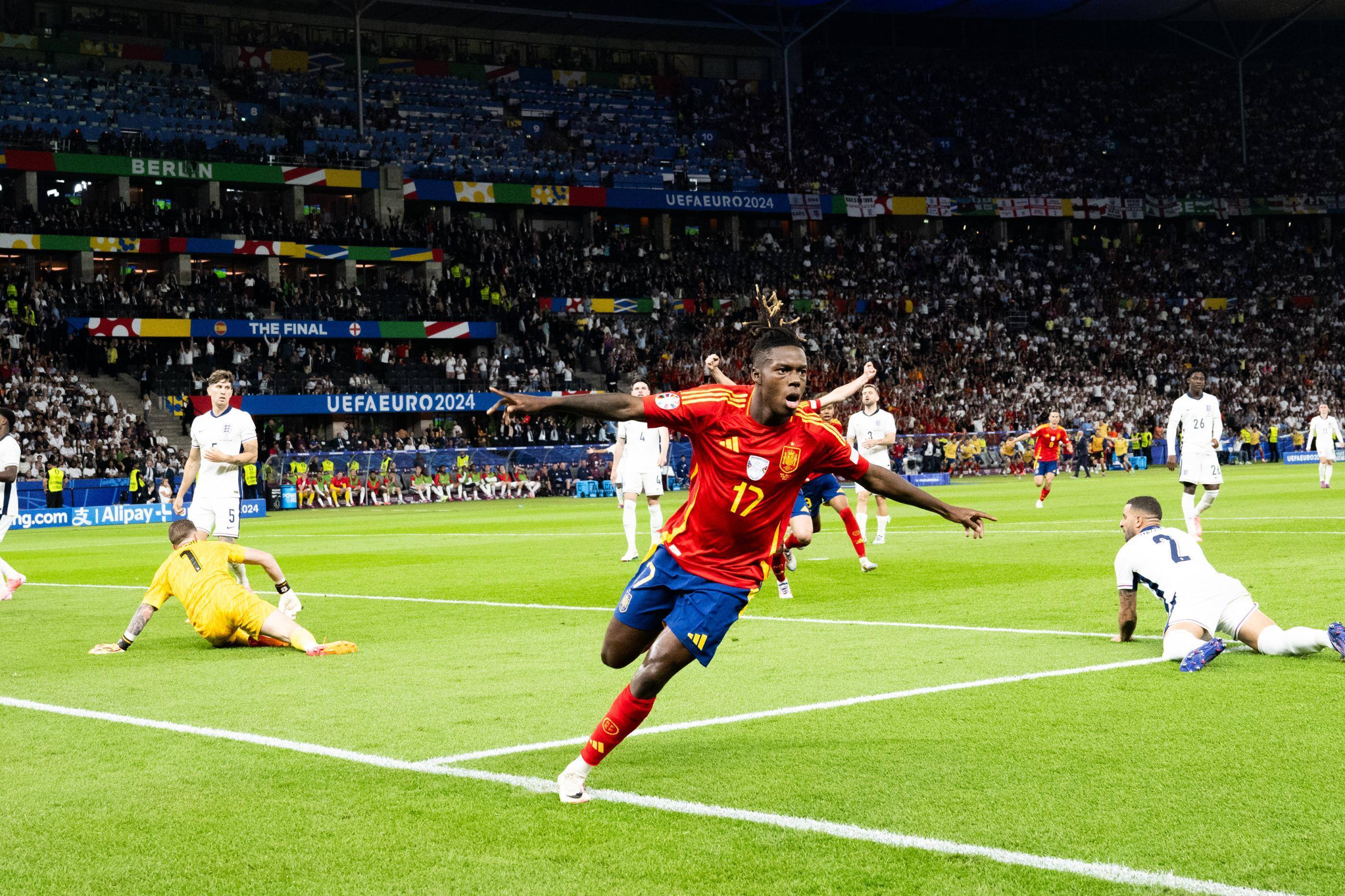 关于西班牙国家队表现亮眼，横扫对手晋级欧预赛的信息